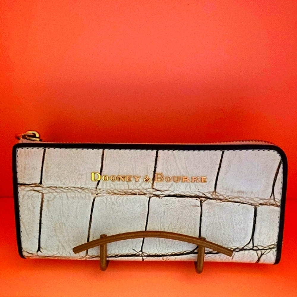 Like New: DOONEY & BOURKE CROC. EMBOSSED LEATHER WALLET